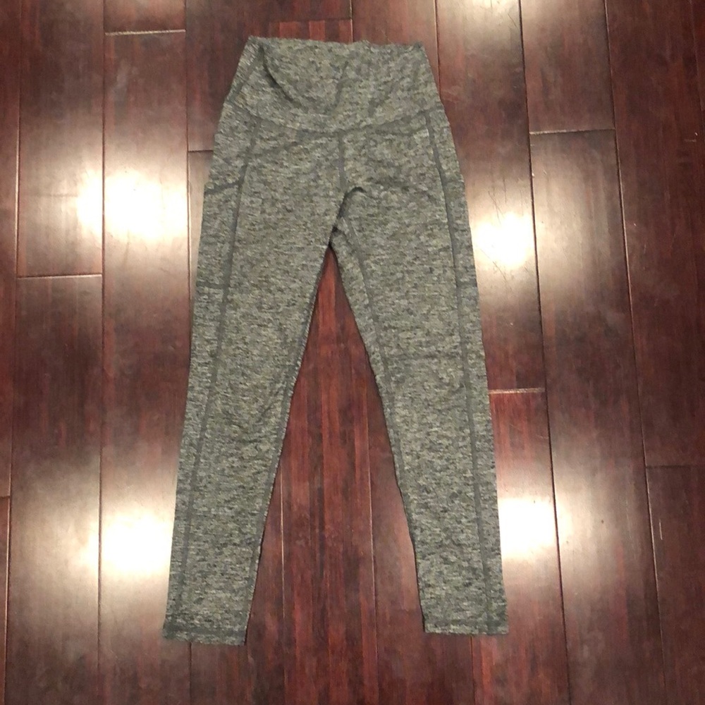 Aerie women’s M yoga pants
